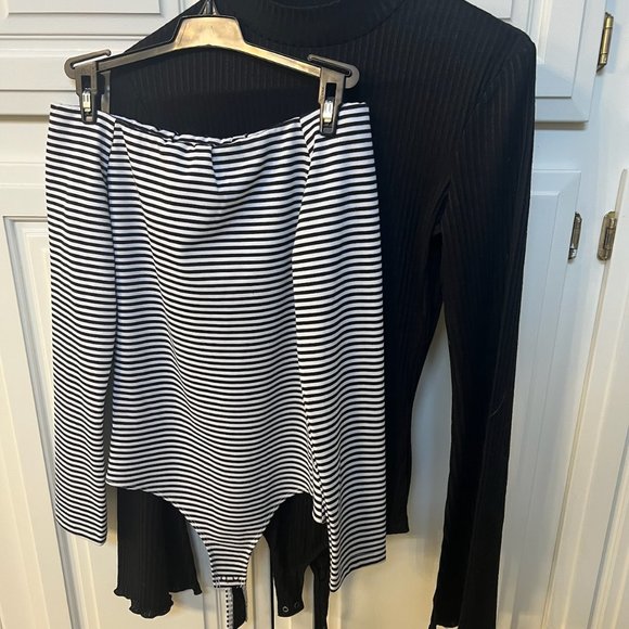 2 Small Kendall + Kylie long sleeve black and white off the shoulder bodysuit AS - Picture 1 of 9
